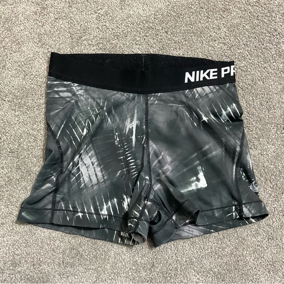 Nike Pro Black and Gray 3” Size Small - Picture 2 of 9